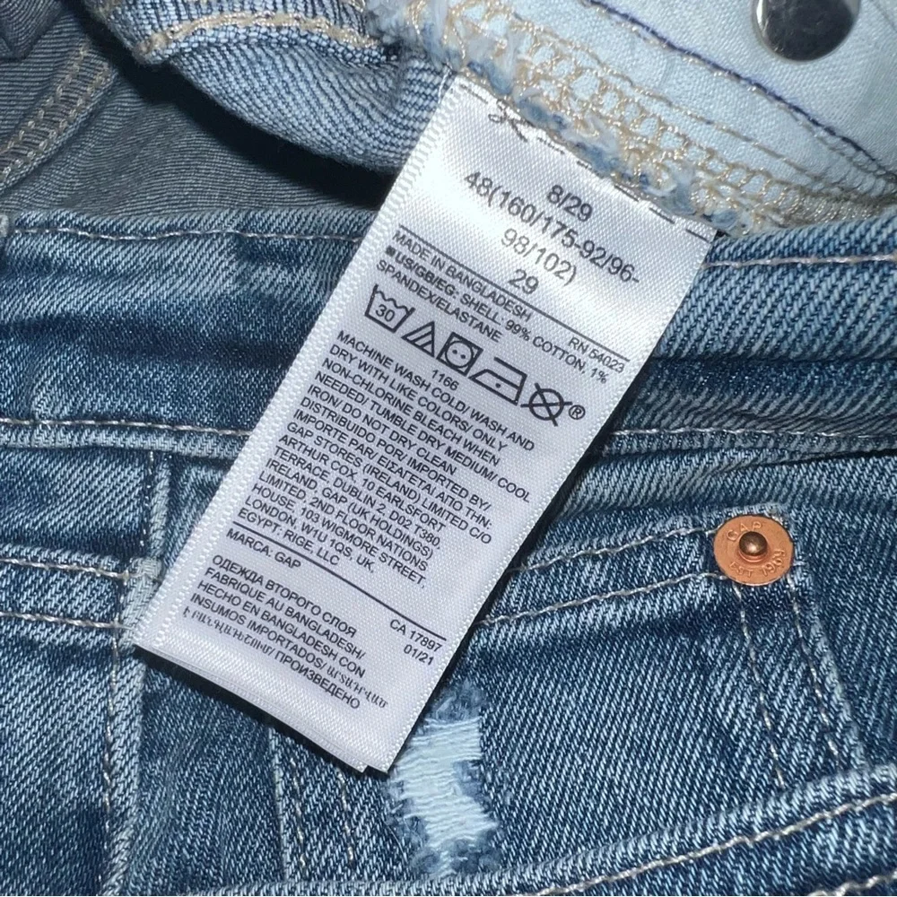 GAP Denim 5” Short Medium Indigo Wash NWT Sz 8/29 - Picture 9 of 11